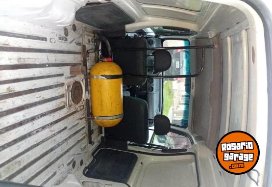 Utilitarios - Renault Kangoo furgon 2014 GNC 290000Km - En Venta