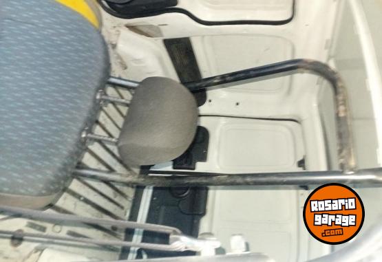 Utilitarios - Renault Kangoo furgon 2014 GNC 290000Km - En Venta