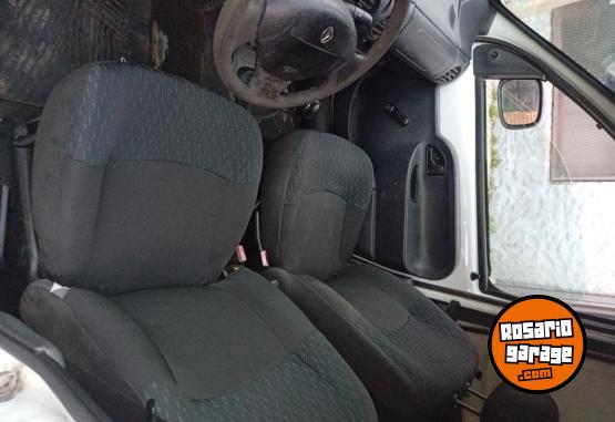 Utilitarios - Renault Kangoo furgon 2014 GNC 290000Km - En Venta