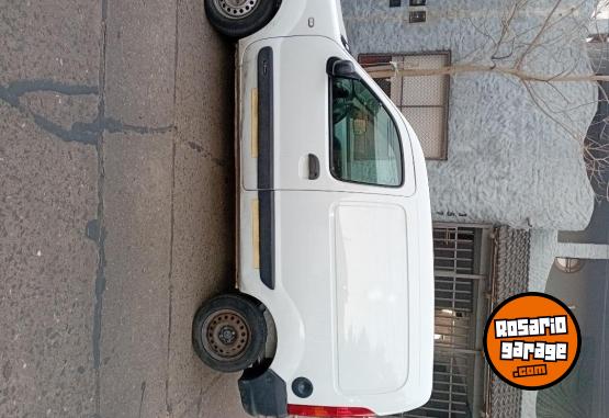 Utilitarios - Renault Kangoo furgon 2014 GNC 290000Km - En Venta
