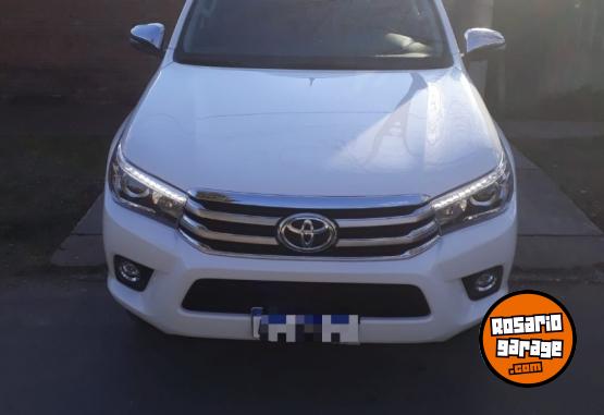 Camionetas - Toyota HILUX SRX AUTOMATICA 4X4 2018 Diesel 29000Km - En Venta