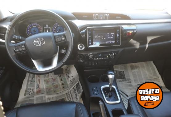 Camionetas - Toyota HILUX SRX AUTOMATICA 4X4 2018 Diesel 29000Km - En Venta