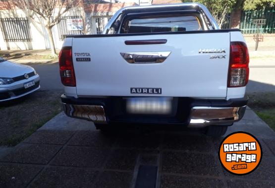 Camionetas - Toyota HILUX SRX AUTOMATICA 4X4 2018 Diesel 29000Km - En Venta