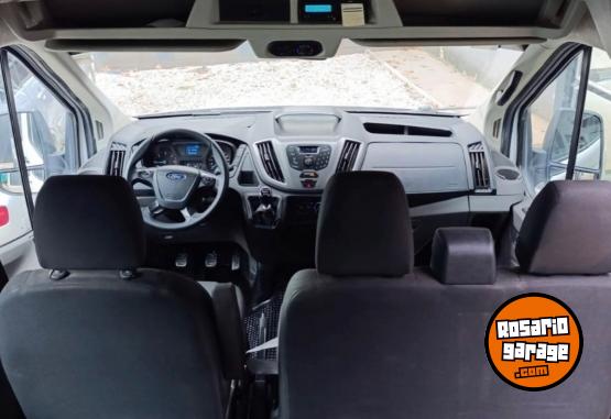 Camionetas - Ford Transit 17+2 2022 Diesel 90000Km - En Venta