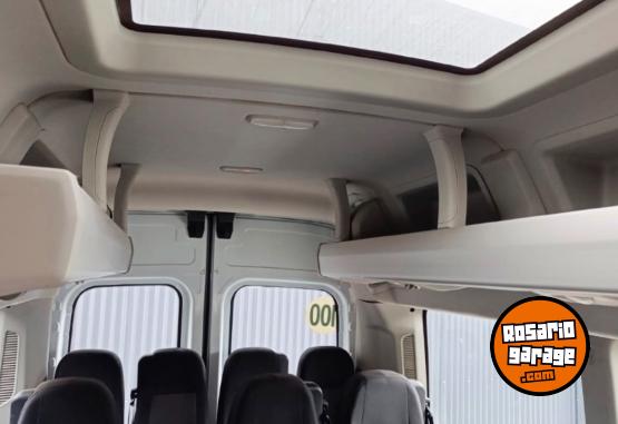 Camionetas - Ford Transit 17+2 2022 Diesel 90000Km - En Venta