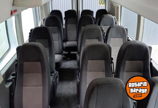 Camionetas - Ford Transit 17+2 2022 Diesel 90000Km - En Venta