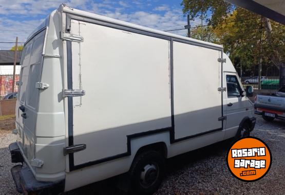 Utilitarios - Iveco Daily 3510 2006 Diesel 50Km - En Venta