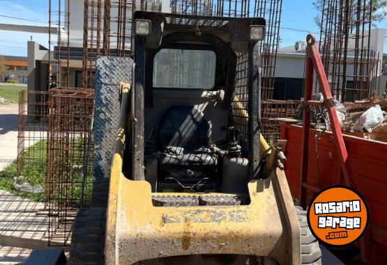 Camiones y Grúas - Vendo Minicargadora - En Venta