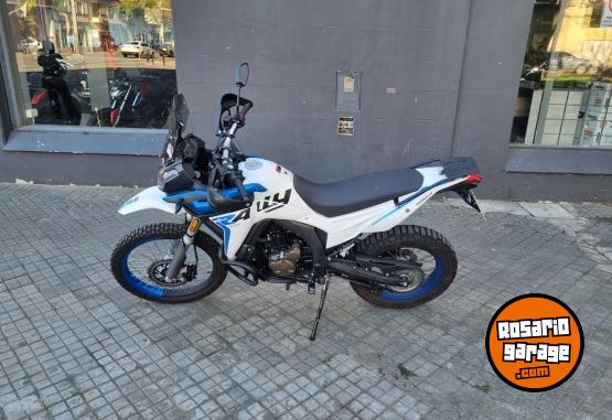 Motos - Voge 300 RALLY 2025 Nafta 5570Km - En Venta