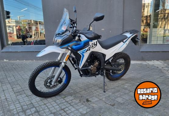 Motos - Voge 300 RALLY 2025 Nafta 5570Km - En Venta