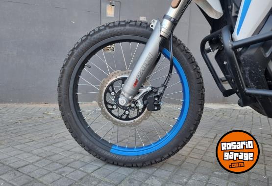 Motos - Voge 300 RALLY 2025 Nafta 5570Km - En Venta