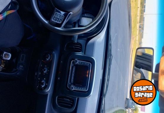 Autos - Fiat Mobi 2017 Nafta 83000Km - En Venta