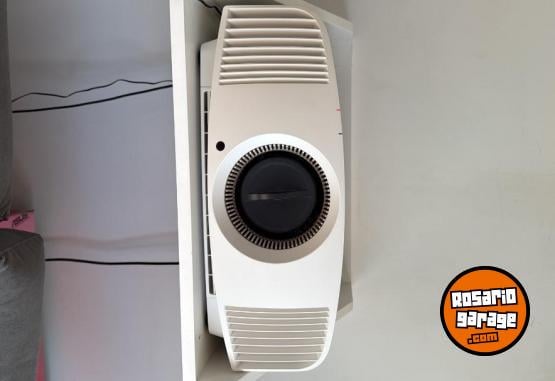 Electrónica - Proyector Sony VPL-VW360ES 4K HDR - Estado Impecable - En Venta