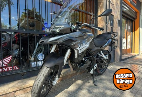 Motos - Benelli TRK 250 2024 Nafta 4900Km - En Venta