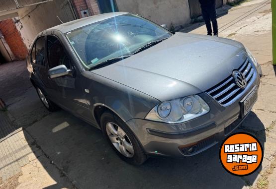 Autos - Volkswagen BORA TRENDLINE 2.0 2014 Nafta 105000Km - En Venta