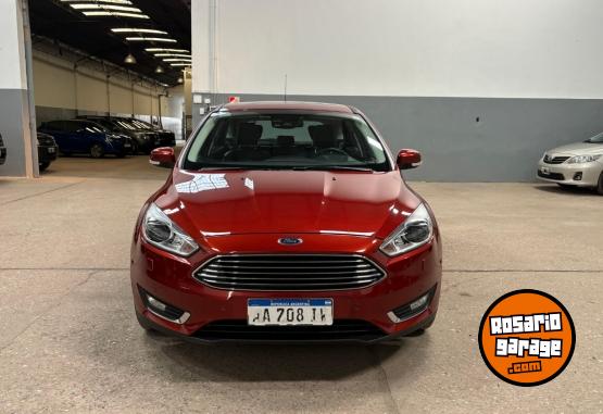 Autos - Ford Focus Titanium 2.0 Manual 2017 Nafta 120000Km - En Venta