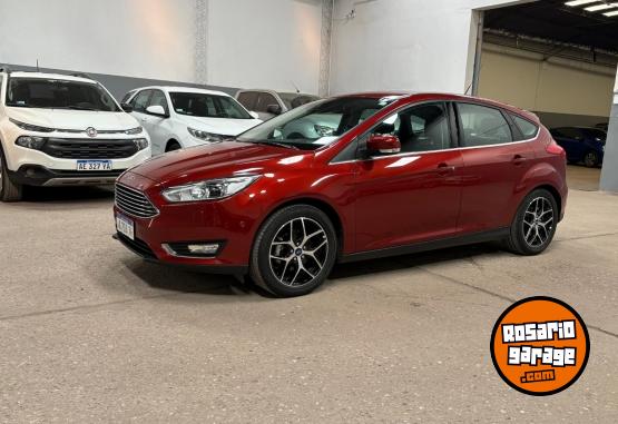 Autos - Ford Focus Titanium 2.0 Manual 2017 Nafta 120000Km - En Venta