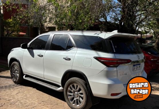 Camionetas - Toyota SR4 2023 Diesel 77000Km - En Venta