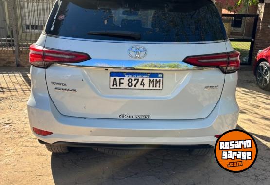 Camionetas - Toyota SR4 2023 Diesel 77000Km - En Venta