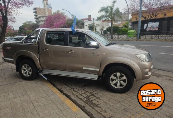 Camionetas - Toyota Hilux srv 3.0 2009 Diesel 170000Km - En Venta