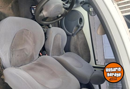 Autos - Ford KA 1998 Nafta 180000Km - En Venta