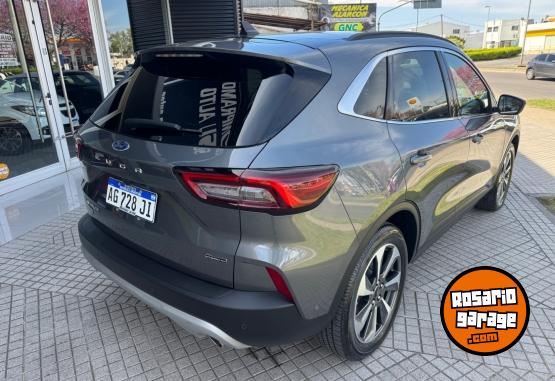 Camionetas - Ford KUGA PLATINIUM HYBRID 2.5 2024 Electrico / Hibrido 45000Km - En Venta