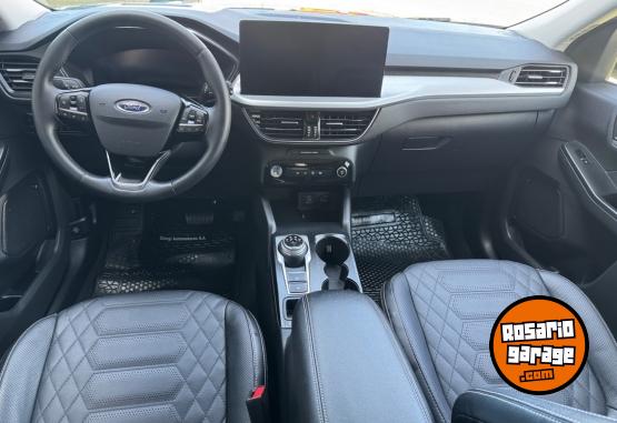 Camionetas - Ford KUGA PLATINIUM HYBRID 2.5 2024 Electrico / Hibrido 45000Km - En Venta