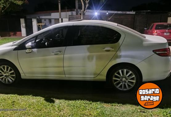 Autos - Peugeot 408 2015 Nafta 145000Km - En Venta