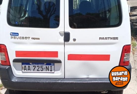 Utilitarios - Peugeot Partner 2017 Nafta 180000Km - En Venta