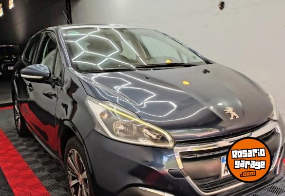 Autos - Peugeot 208 allure plus 2018 Nafta 140000Km - En Venta