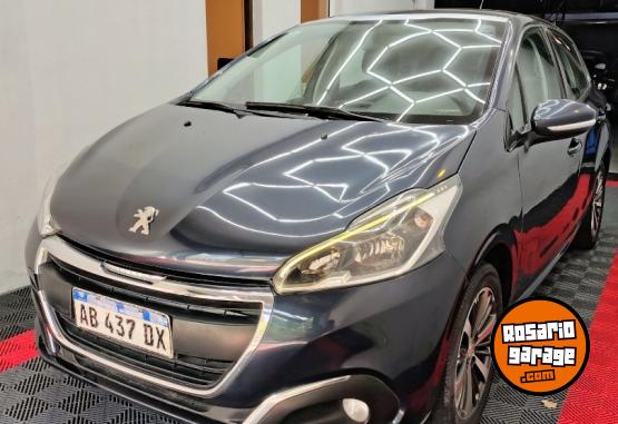 Autos - Peugeot 208 allure plus 2018 Nafta 140000Km - En Venta