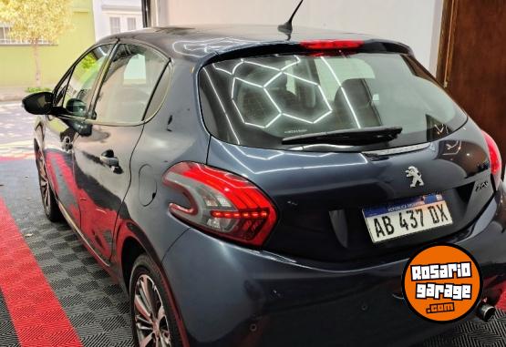 Autos - Peugeot 208 allure plus 2018 Nafta 140000Km - En Venta