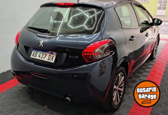 Autos - Peugeot 208 allure plus 2018 Nafta 140000Km - En Venta
