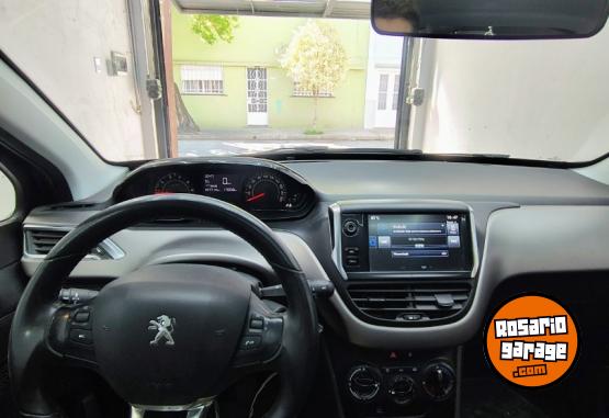 Autos - Peugeot 208 allure plus 2018 Nafta 140000Km - En Venta