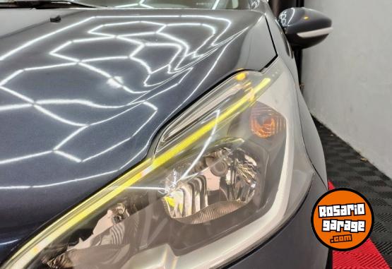 Autos - Peugeot 208 allure plus 2018 Nafta 140000Km - En Venta