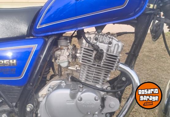 Motos - Suzuki GN 125 2011 Nafta 11400Km - En Venta