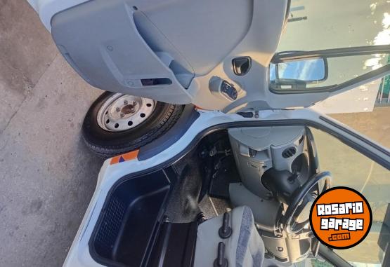 Utilitarios - Renault M�ster 2013 Diesel 300000Km - En Venta