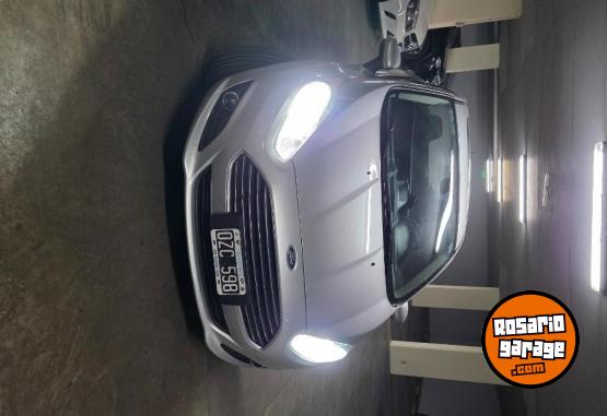Autos - Ford Ford Fiesta Titanium 1.6 2015 Nafta 87000Km - En Venta
