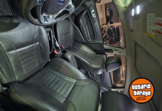 Autos - Ford Ford Fiesta Titanium 1.6 2015 Nafta 87000Km - En Venta