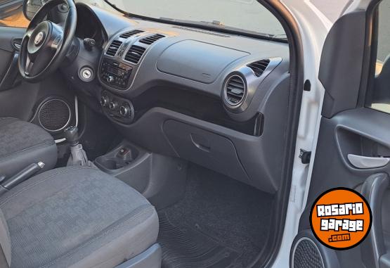 Autos - Fiat Nuovo palio atractive top 2017 Nafta 124000Km - En Venta