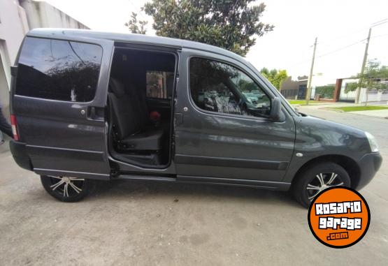 Utilitarios - Citroen Berlingo hdi 2015 Diesel 156000Km - En Venta