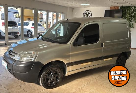 Utilitarios - Peugeot PARTNER FURGON CONFORT 2014 GNC 212553Km - En Venta