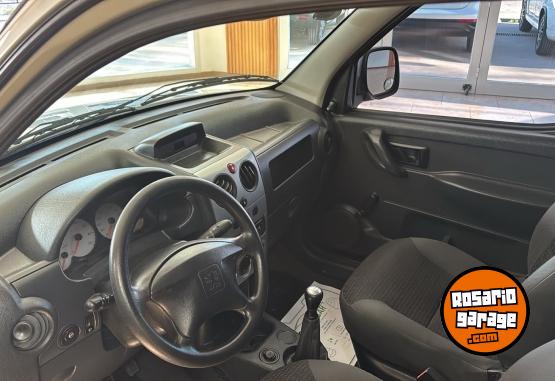Utilitarios - Peugeot PARTNER FURGON CONFORT 2014 GNC 212553Km - En Venta