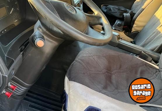 Camiones y Gr�as - Mercedes Benz 2035 - 2015 - En Venta