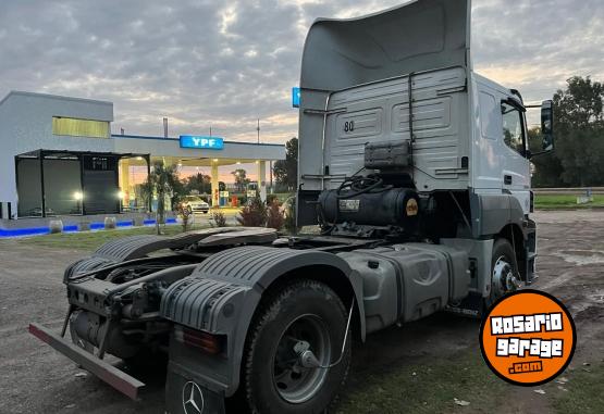 Camiones y Gr�as - Mercedes Benz 2035 - 2015 - En Venta