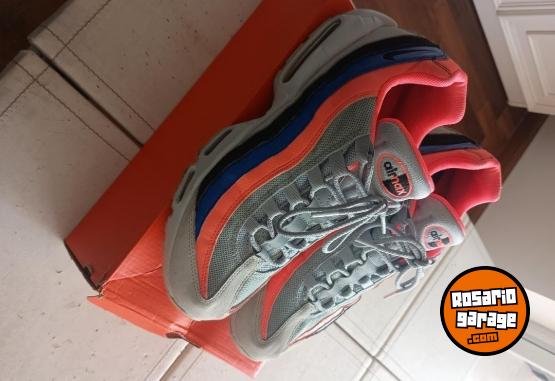 Indumentaria - Excelente Par de Zapas Nike Air Max 95 Originales Talle USA 10.5 Como Nuevas - En Venta