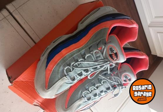 Indumentaria - Excelente Par de Zapas Nike Air Max 95 Originales Talle USA 10.5 Como Nuevas - En Venta