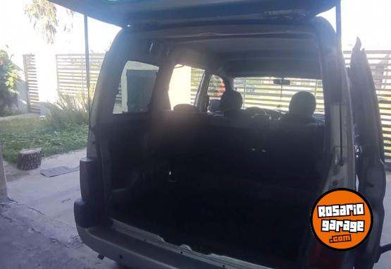 Utilitarios - Peugeot Partner Patagonica 2005 2005 Diesel 300000Km - En Venta