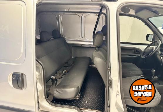 Utilitarios - Renault KANGOO - FURGÓN 2015 Nafta 143000Km - En Venta