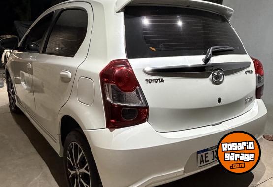 Autos - Toyota ETIOS XLS 2020 Nafta 23000Km - En Venta